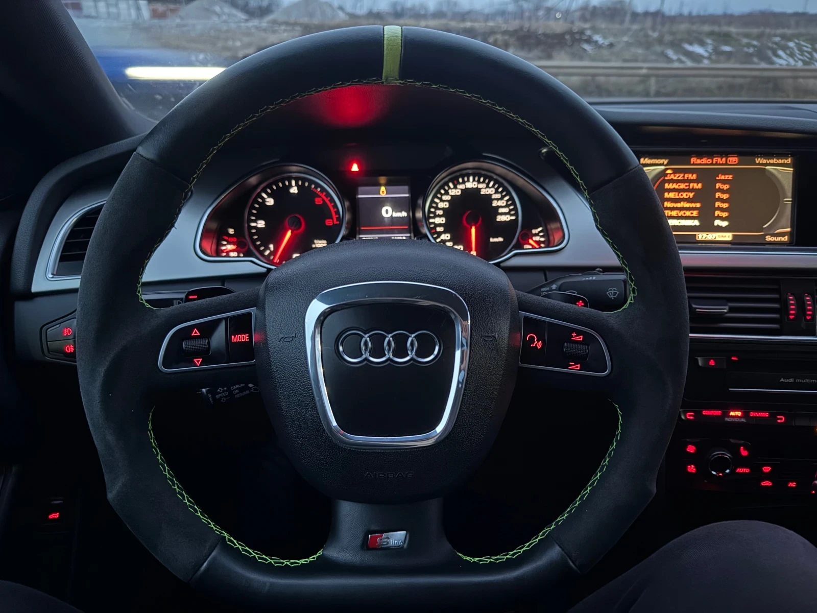 
								Audi A5 3.0TDI QUATTRO S-line!!! full									